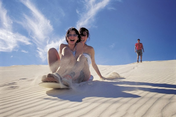 tempat wisata di pulau jawa gumuk pasir parangkusumo