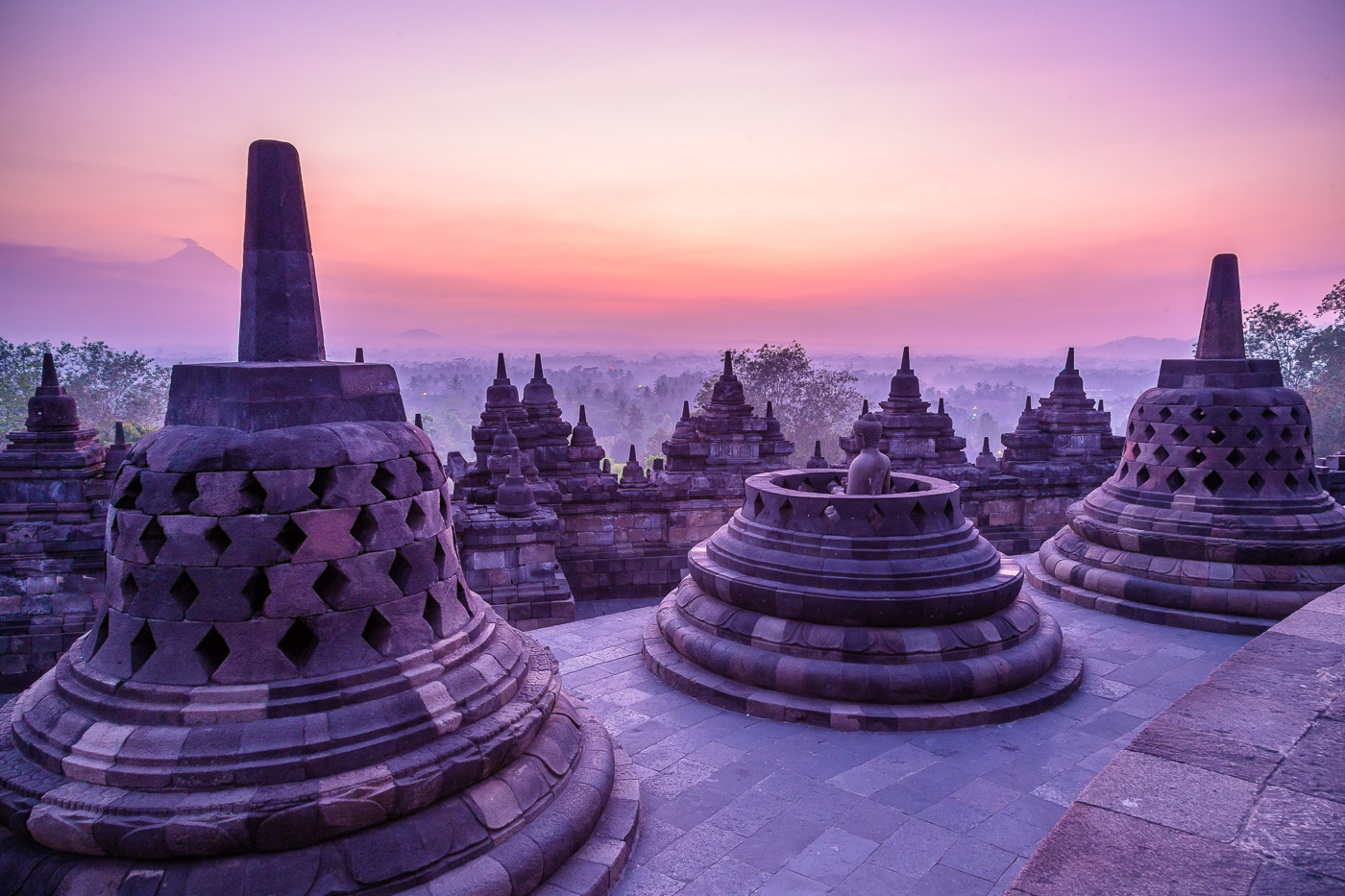 Menyambut Pergantian Tahun di Candi Borobudur