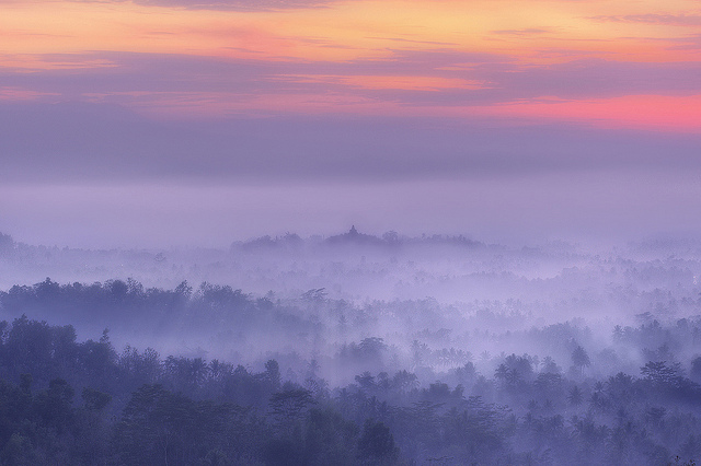 sunrise di candi borobudur