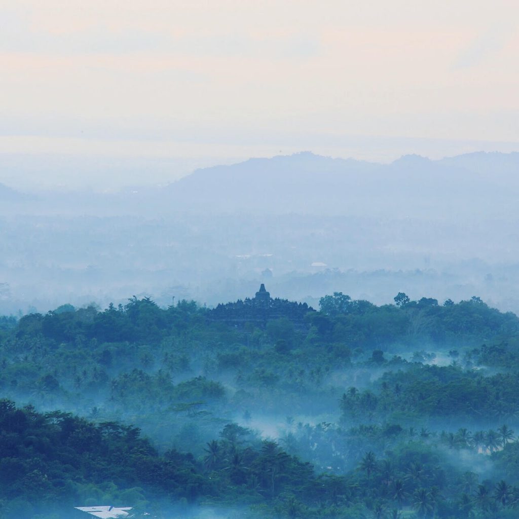 sunrise di candi borobudur