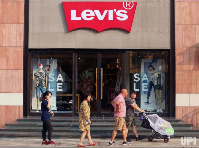 Rugi Besar, Levi’s Tutup Toko di Cina Akibat Penyebaran Virus Corona